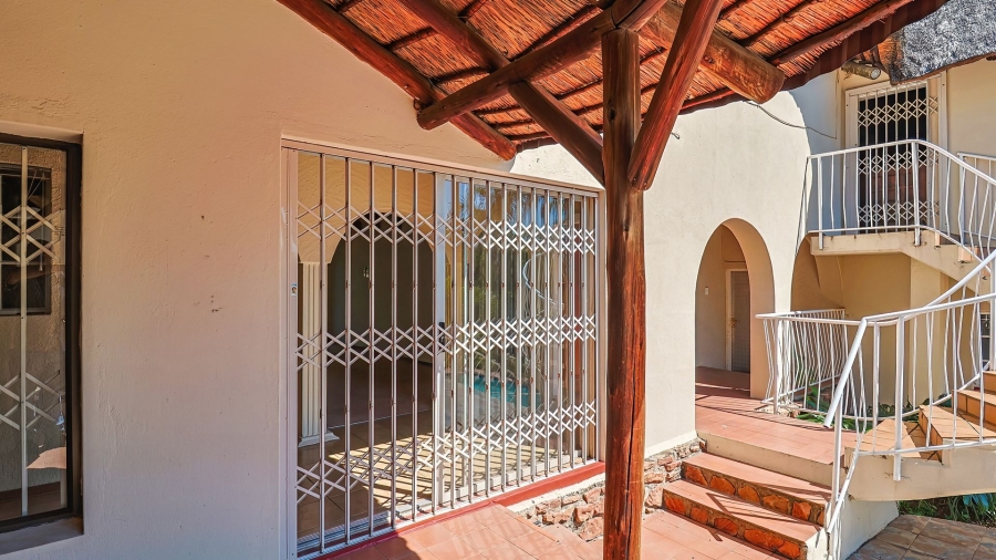 5 Bedroom Property for Sale in Protea Park North West